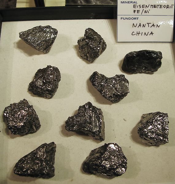 570px-Severel_iron_meteorites_-_Nantan,_China.jpg