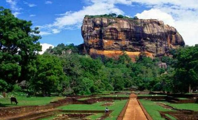 sigiriya-tour-srilanka-eco-treat.jpg