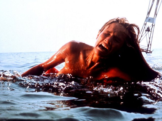 jaws-swimmer-attack-scene-1108x0-c-default.jpg