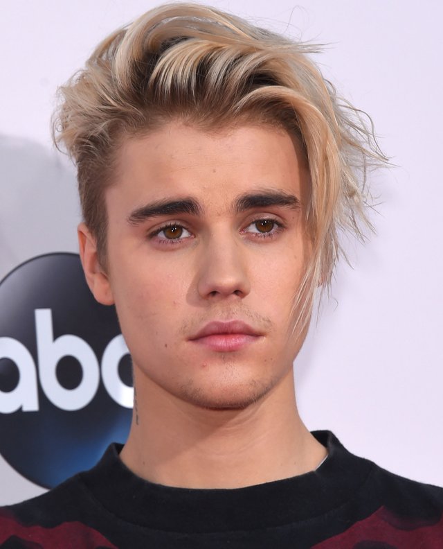 justin_bieber_2015_photo_courtesy_dfree_shutterstock_348418241_croppedjpg.jpg