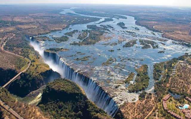 Victoria-Falls-Livingstone-Zambia.jpg