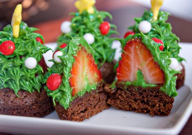 Strawberry-Christmas-Tree-Brownie-Food-Recipe.jpg