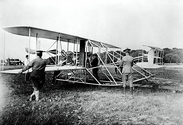 orville-wrights-flight-on-june-29-1909-picture-id128556142.jpg