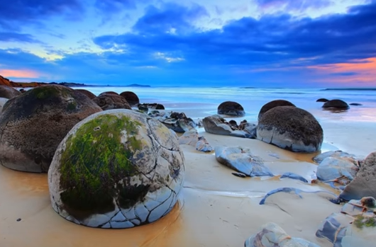 koekohe beach 3.png