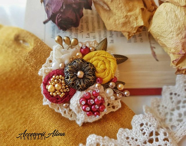 Handmade Flower Crochet Fabric Flower Brooch Pin For Women And