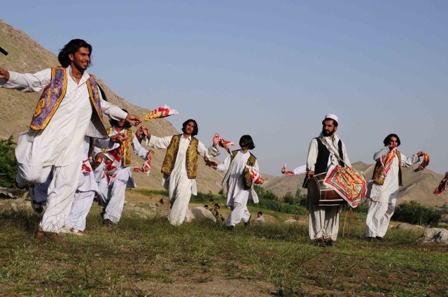 Afghanistan_Attan_dancing-173.JPG