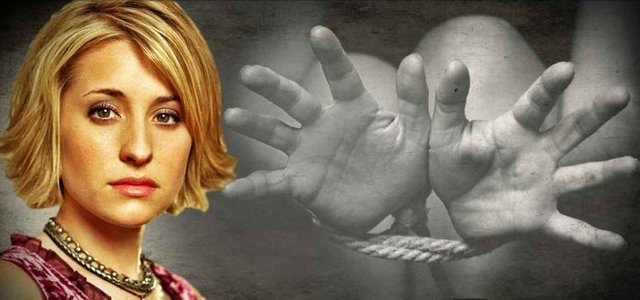 _ allison-mack-cult-696x366.jpg