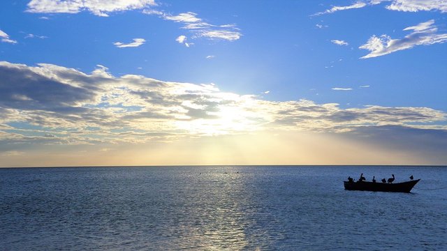beach-2213853_960_720.jpg
