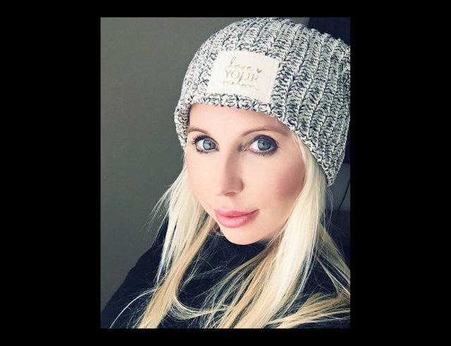 lauragoehringloveyourmelon.jpg