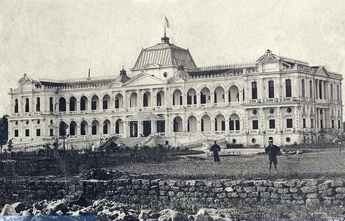 Dinh toàn quyền vào khoảng năm 1875, khi mới được xây.jpg