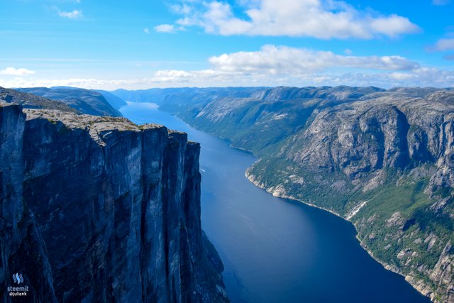 norway_lysefjord.jpg