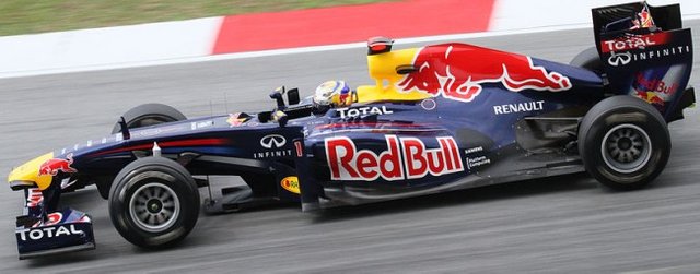 Sebastian_Vettel_2011_Malaysia_FP1_1-650x255.jpg