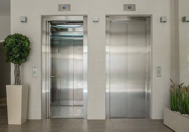 elevators-1756630_1280.jpg
