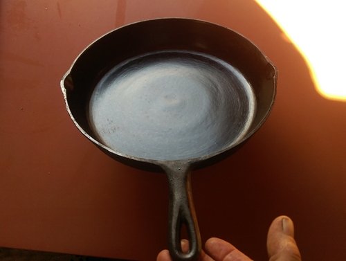 clean cast iron with salt 5.jpg