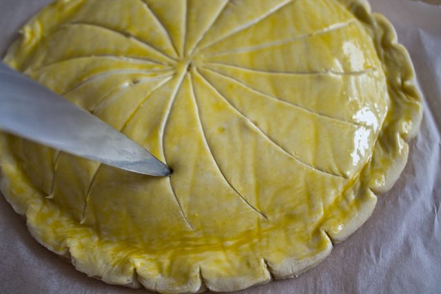 Galette-des-rois-à-la-frangipane8.jpg