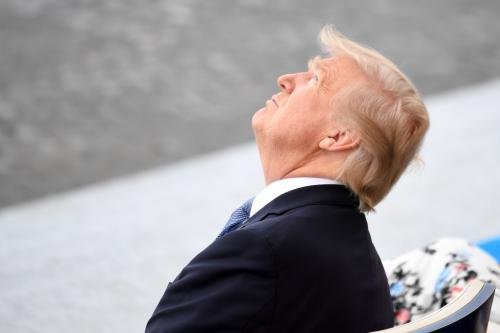 donald-trump-looking-up-500.jpg