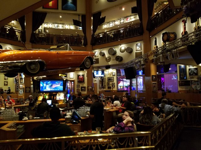 Hard-Rock-Cafe-Hollywood.jpg