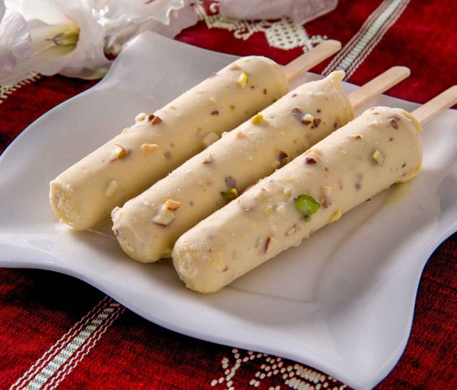 Kesar_Pista_Kulfi_Recipe_Indian_Ice_Cream-1-2.jpg