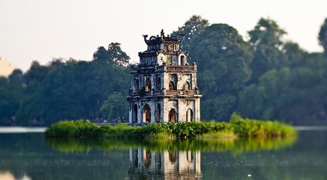 Hoan Kiem Lake- History, Location, and Things to Do in Hanoi, Vietnam