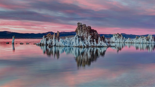 Mono Lake, California 1920x1080.jpg