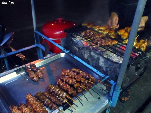 Bangkok Thailand 3 am street food grill daily food photography fitinfun.jpg