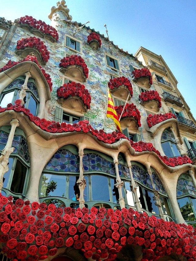 building-facade-bcn.jpg