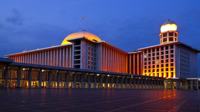 054708200_1436525200-6-Masjid-Megah-Istiqlal.jpg