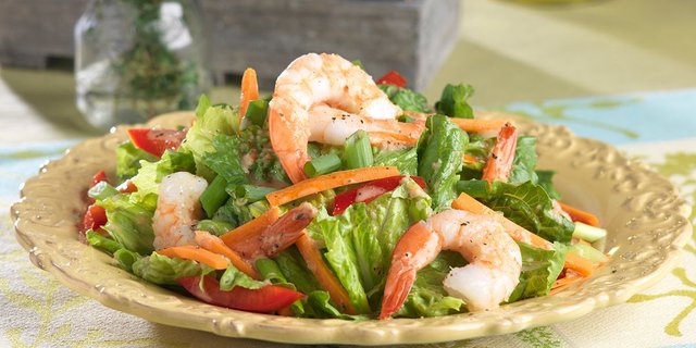 Chopped Romaine_Shrimp Salad_full plate_10028.jpg