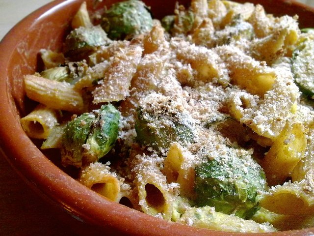 Creamy_roasted_sprouts_and_pasta_(8200316502).jpg