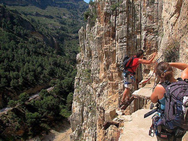 800px-Caminito_del_Rey_4.jpg