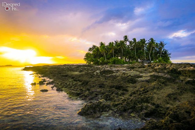 sunset-on-rocky-side-of-guyam-island-siargao-nathan-allen-via-idreamedofthis.jpg