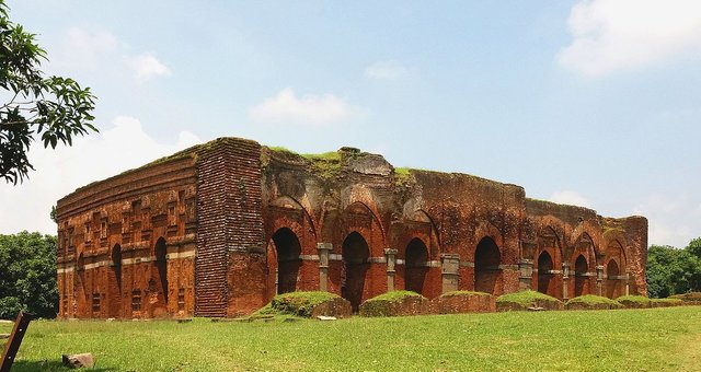 Darasbari_Mosque_(cropped).jpg