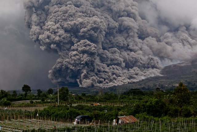 indonesia-volcano-eruption-3.jpg