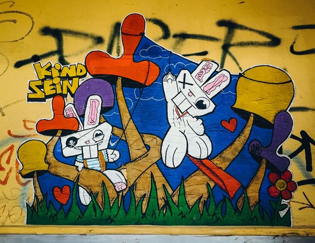 Berlin-Street-Art-and-Graffiti-4.jpg
