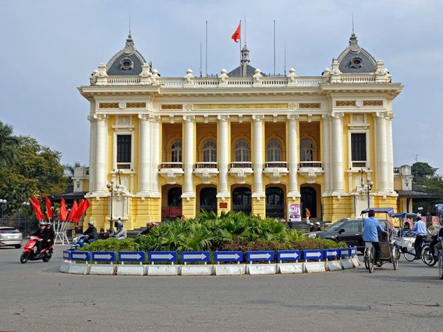 Hanoi_Opera_House.jpg