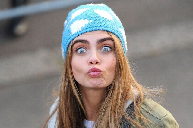 Cara-Delevingne-Whatsapp-Funny-Face.jpg