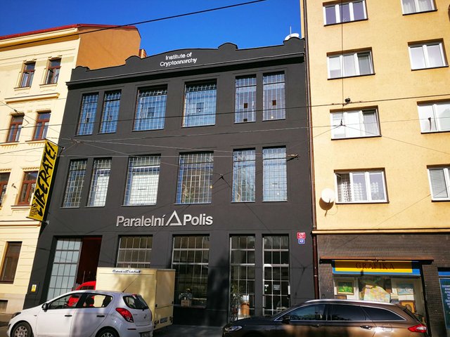 Paralelní-Polis-CryptoAnarchi-Institute-Anabell-Hilarski.jpg