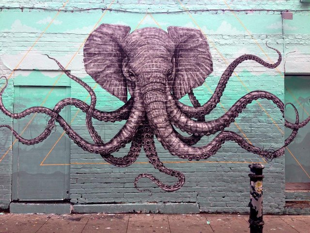 Graffiti_in_Shoreditch,_London_-_Elephant_by_Alexis_Diaz_(9422258885).jpg