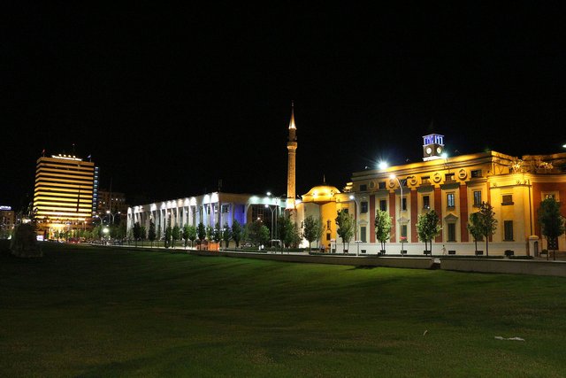 Tirana Square 2015.jpg