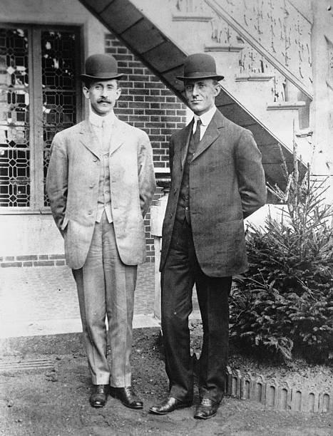 american-aviation-pioneers-wilbur-and-orville-wright-picture-id530730976.jpg