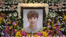 171219142730-01-jonghyun-south-korea-k-pop-small-169.jpg