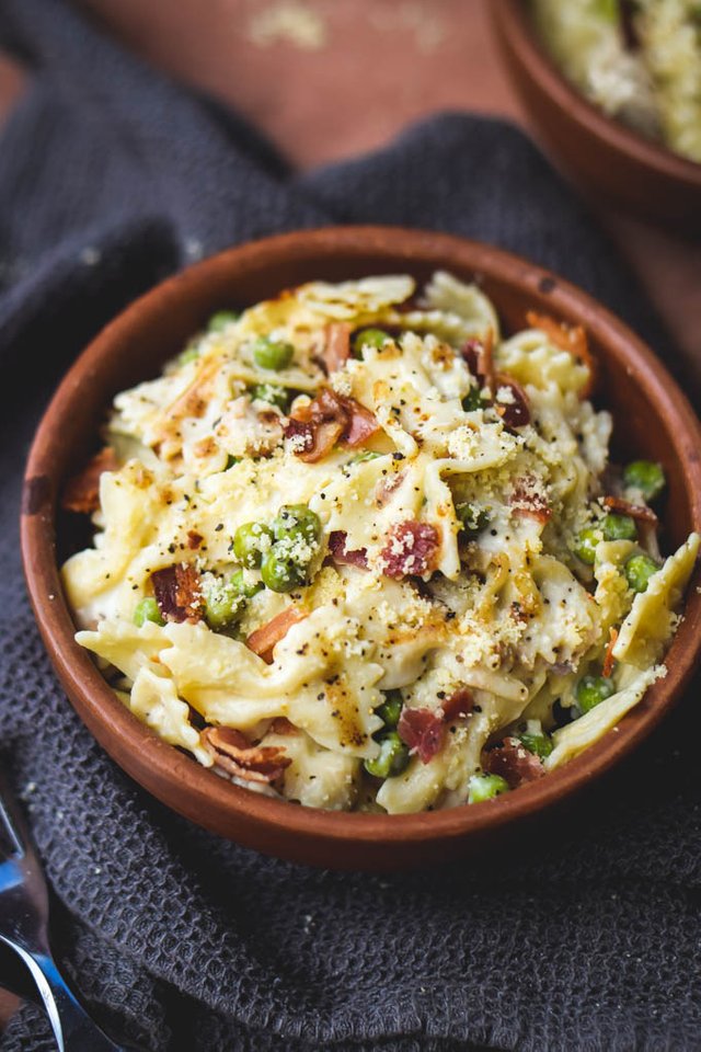 Creamy Roasted Garlic, Chicken, & Bacon Farfalle Pasta (6).jpg