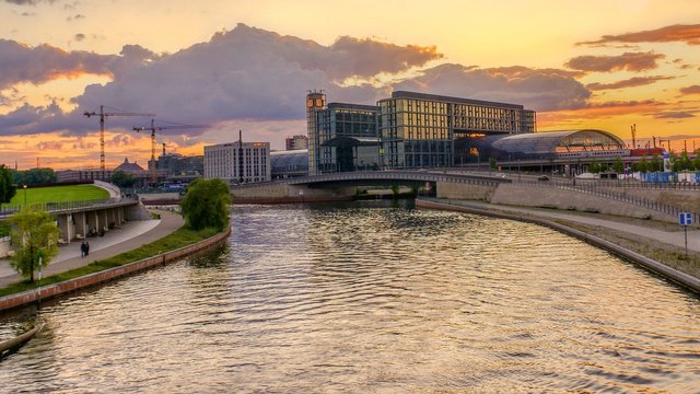 Berlin-Hauptbahnhof8.jpg