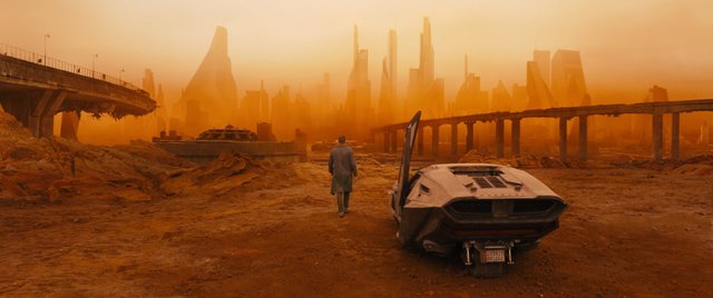 blade-runner-4096-review-critica-reseña-opinion-ryan-gosly-ana-armas-denis-villeneuve-desierto.jpg