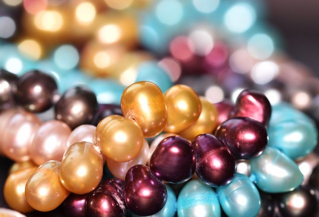 pearls multicolour bokeh 2.jpg