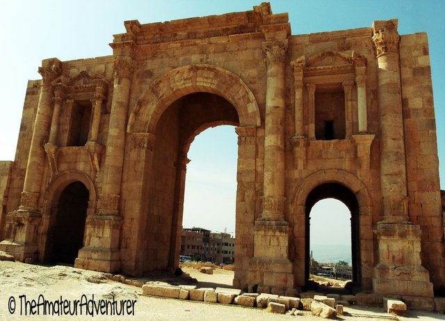 Hadrian's Arch.jpg