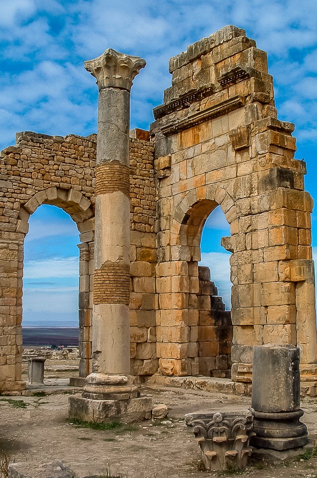 10_24_03_Volubilis_Basilica_08.jpg