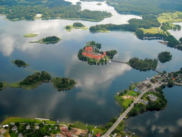 Trakai-Island-Castle-14-740x555.jpg