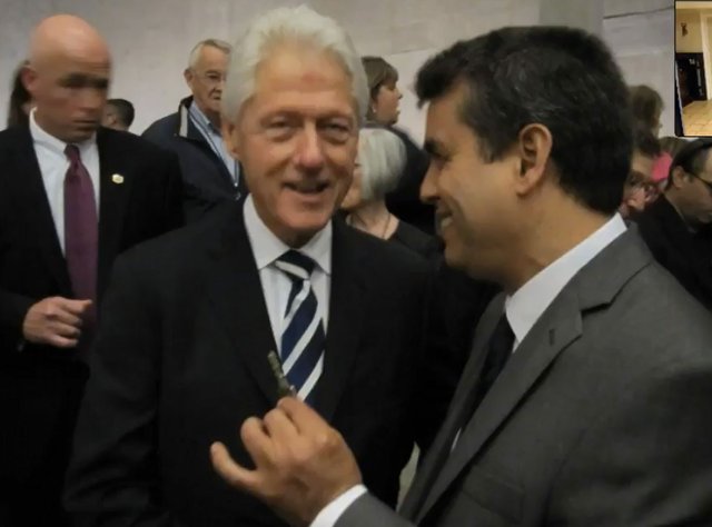 3-William-Rodrigues-shows-the-key-he-used-on-9-11-to-Bill-Clinton.jpg