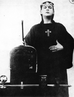 Aleister_Crowley_1-e1302205723590.png